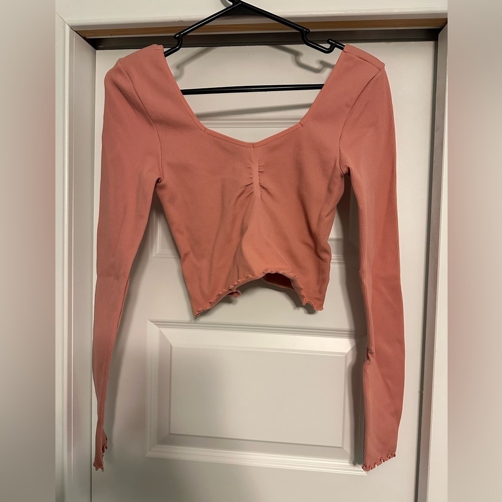 Spiritual Gangster Women's XS/S Pink Ribbed Crop Top Scalloped Hem Long Sleeve